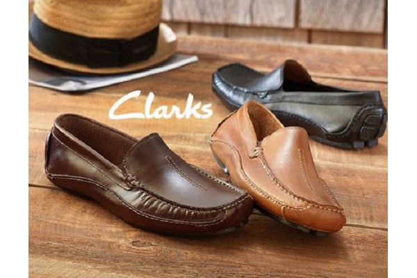 Giày Da Clarks: Biểu Tượng Thanh Lịch Cho Phong Cách Thời Thượng 2025