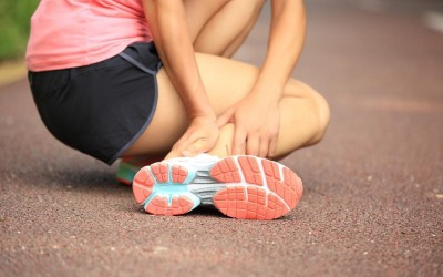 Nguy cơ chấn thương do giày không phù hợp: Cẩn trọng trong sức khỏe của bạn