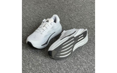 Bật mí bộ sưu tập giày Adidas Supernova có mặt tại Myshoes