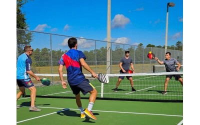 Pickleball – Cơn Sốt Thể Thao Mới Với Yêu Cầu Khắt Khe Về Giày