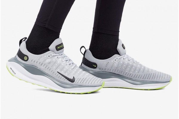 Top 7 Đôi Giày Nike Chính Hãng Cho Người Có Bàn Chân Bè