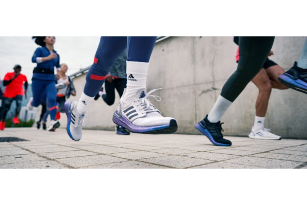 Giày Chạy Bộ Adidas Cho Người Mới Bắt Đầu: Bước Khởi Đầu Vững Chắc Cho Hành Trình Chạy Bộ