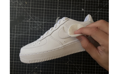 Cách Bảo Quản Giày Hiệu Trong Thời Tiết Nồm Ẩm - Bí Kíp Cần Biết Cho Tín Đồ Sneaker