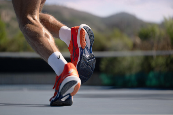 Chọn Giày Tennis Theo Mặt Sân: Hard Court, Clay Court, Grass Court
