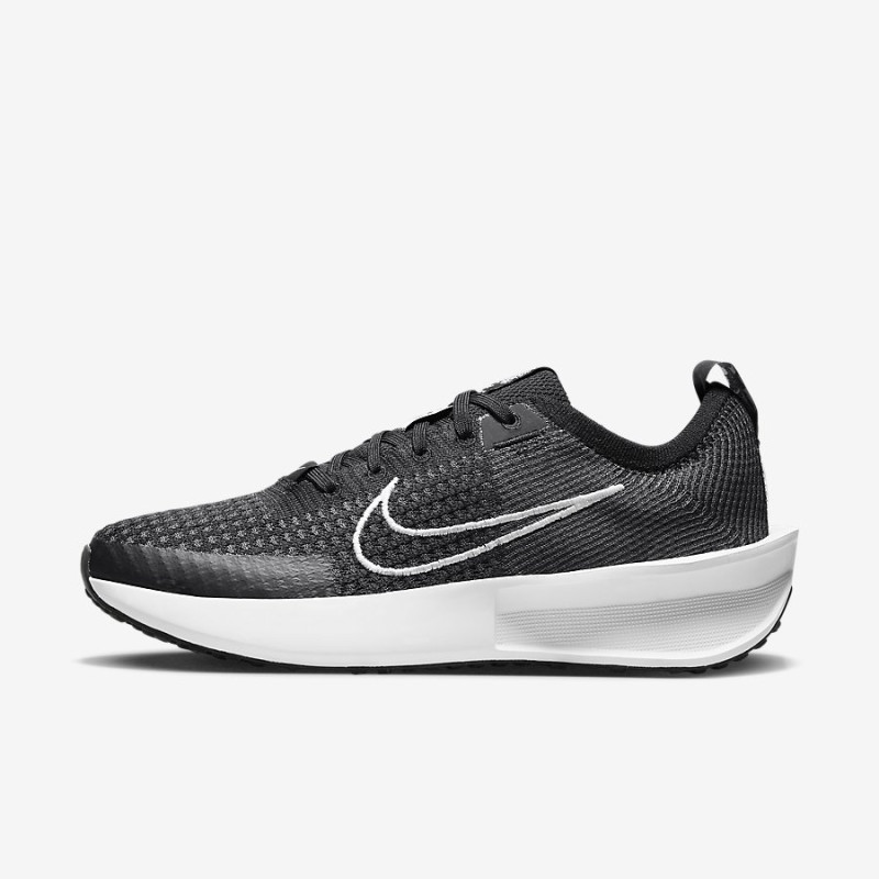 Giày Nike Interact Run Nữ - Đen Trắng 