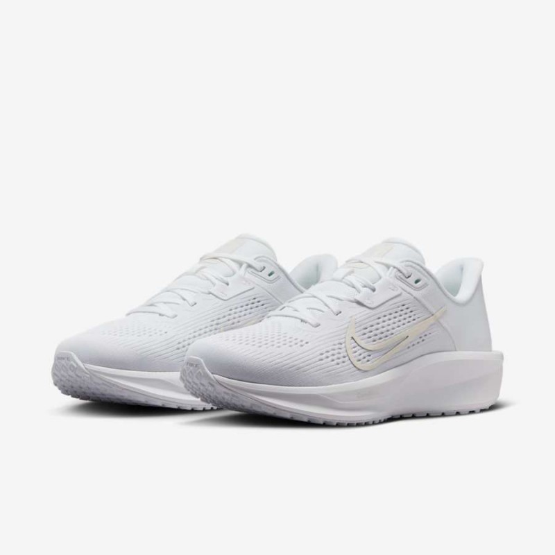 Giày Nike Quest 6 Nữ - Trắng Giày Nike Quest 6 Nữ - Trắng