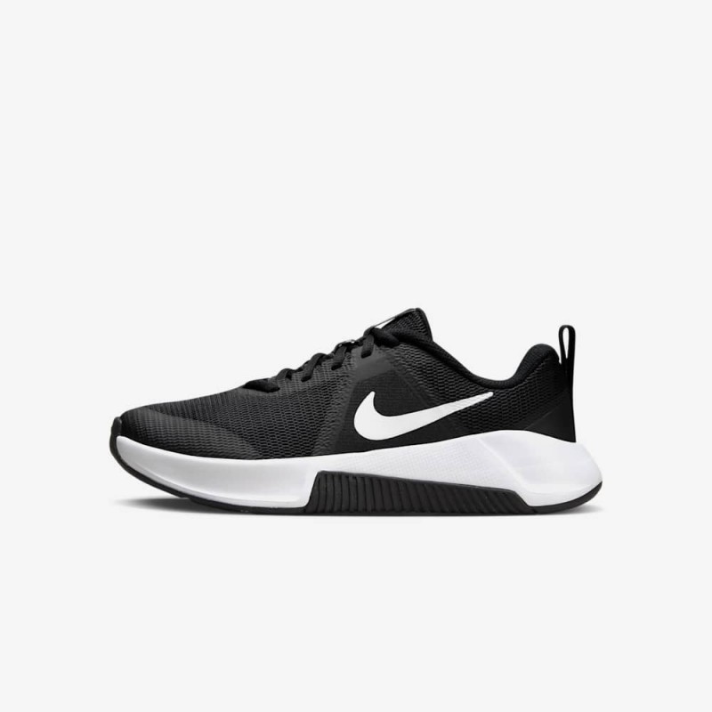 Giày Nike MC Trainer 3 Nữ - Đen Trắng