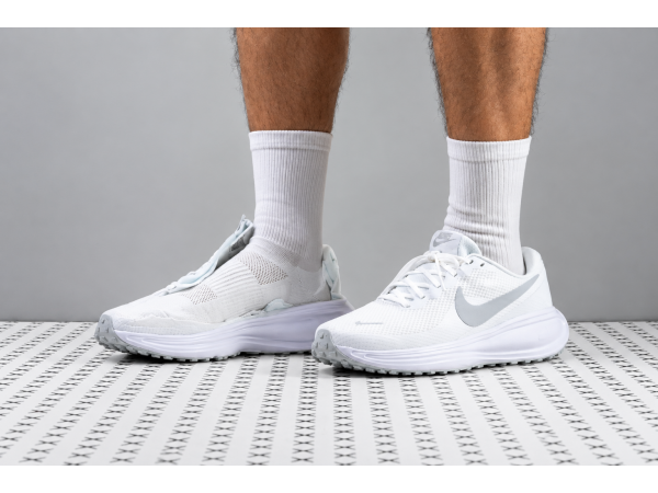 Nike Revolution 8 – Tân Binh Giá Mềm Của Nike Có Đáng Mua Không?