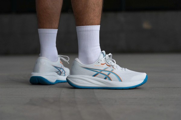 So Sánh Asics Gel-Cumulus 28 Và Gel-Pulse 17: Đôi Giày Chạy Bộ Nào Phù Hợp Với Bạn?