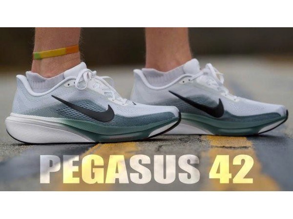 Nike Pegasus 42 Hay ASICS Gel-Nimbus 28: Ai Mới Là "Ông Vua Êm Ái"?
