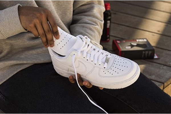 Giày “Made In...” Có Phải Hàng Chính Hãng? Sự Thật Bạn Cần Biết!