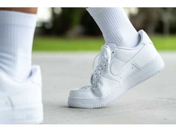 7 Đôi Giày Nike “Must-Have” Cho Mọi Tủ Đồ 2026