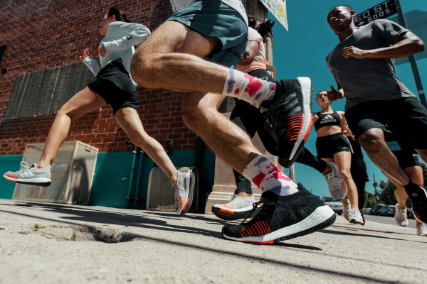 Giày Adidas Running 2026: Các Mẫu Nổi Bật Cho Người Yêu Chạy Bộ