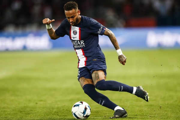 Điểm mặt những đôi giày Neymar mang ra sân thi đấu