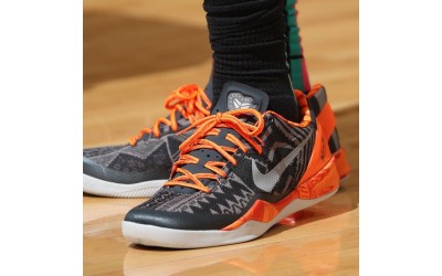 Trong sự nghiệp của mình Kobe Bryant đã trưng dụng những mẫu giày nào khi thi đấu?