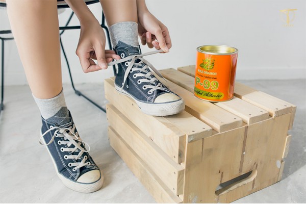 Cách dán giày hiệu quả tại nhà