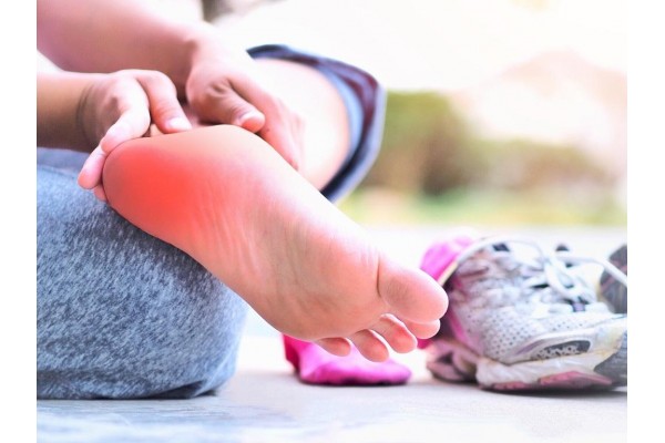 Mẹo đeo giày mới thoải mái mà không bị đau chân