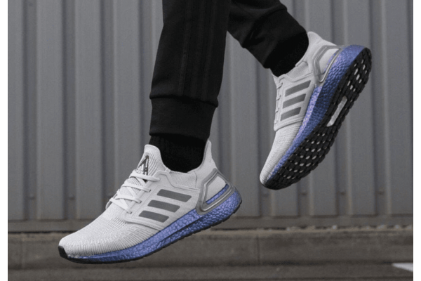 Vì sao giày Adidas được các nam tín đồ yêu giày mê mẩn?