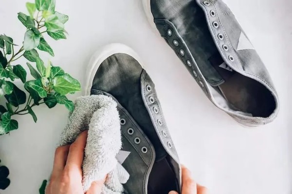 Những cách đơn giản để giữ giày canvas của bạn luôn trông tuyệt vời