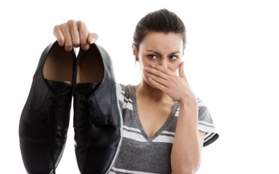 10 Cách hay khử mùi giày hiệu quả nhất