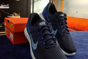 Review giày Nike Lunar Glide 9 - giày chạy bộ cao cấp dành cho mọi người