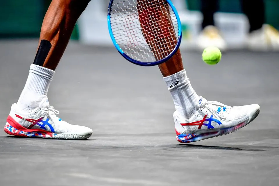 giày tennis