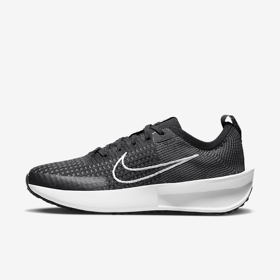 Giày Nike Interact Run Nữ - Đen Trắng 