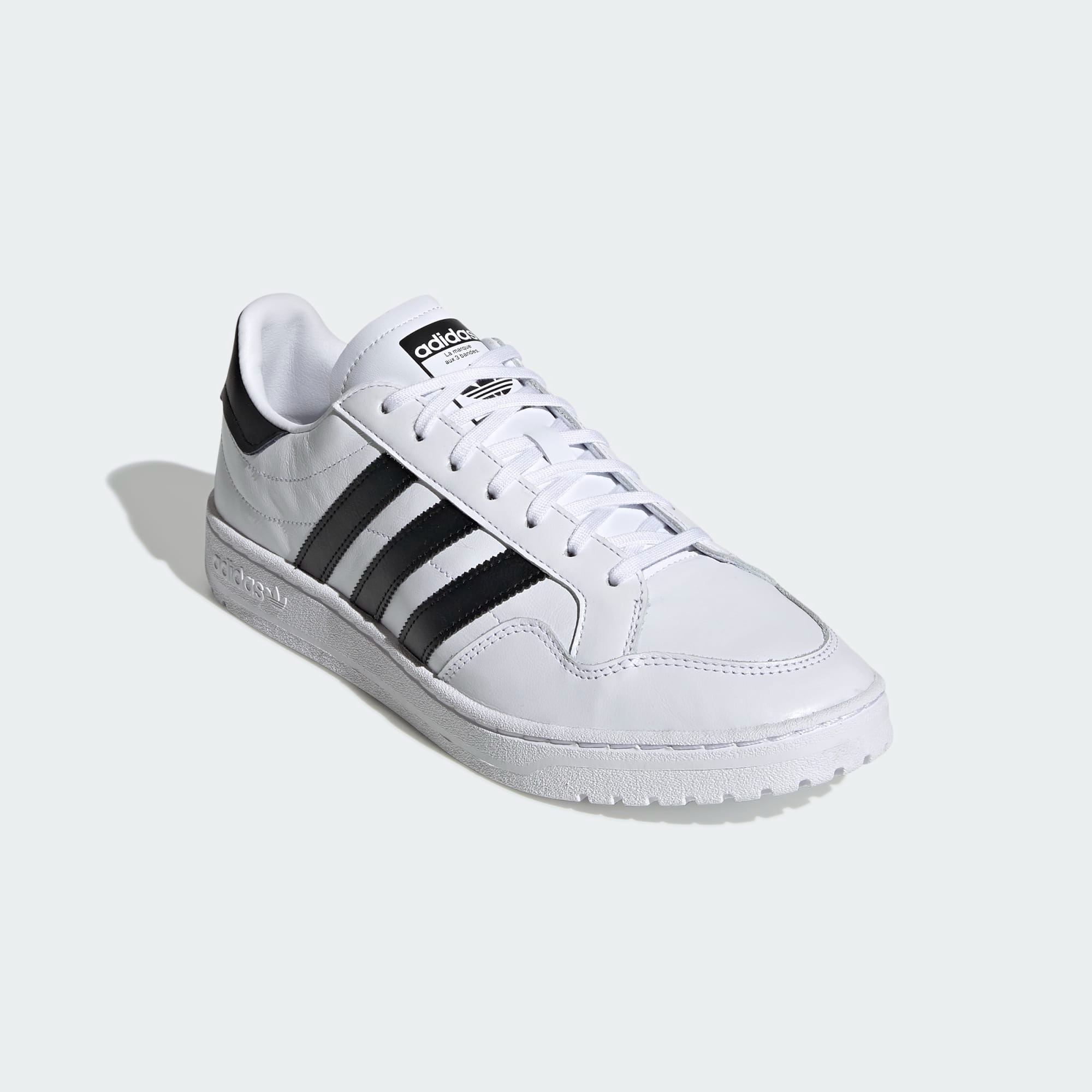 Giày adidas Team Court