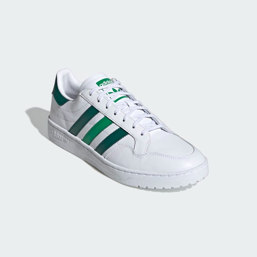 Giày adidas Team Court