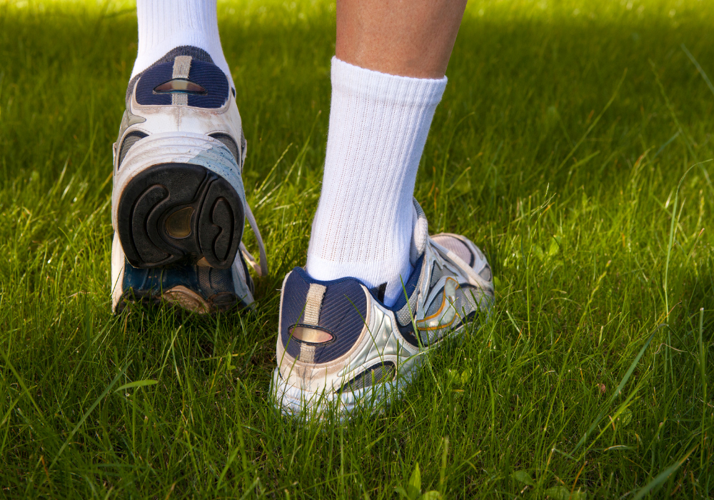 giày luyện tập thể thao hạn chế tổn thương cho chân