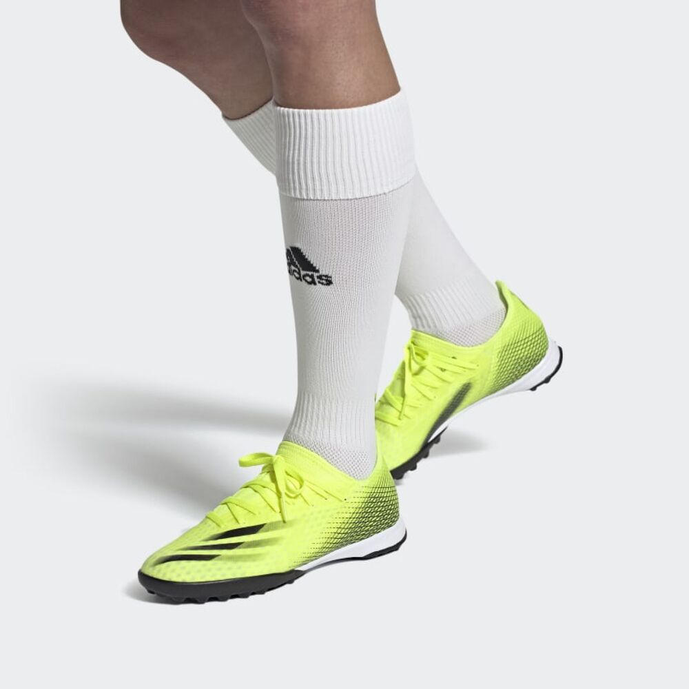 giày đá bóng Adidas